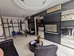 The Lakeshore (D22), Condominium #205215151